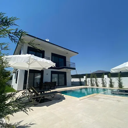 Holiday home Muestakil Havuzlu