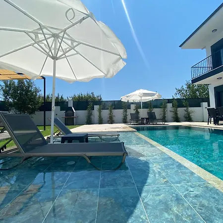 Muestakil Havuzlu Сasa de vacaciones *